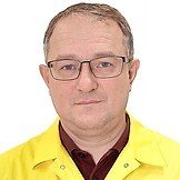 Врач Дагаков Владимир Васильевич