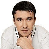 Врач Ганеев Альберт Фанисович
