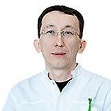Врач Суяков Владимир Дмитриевич